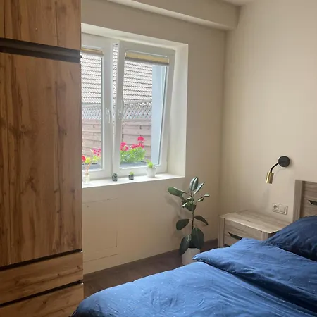 Apartament Zuzia ウストロン